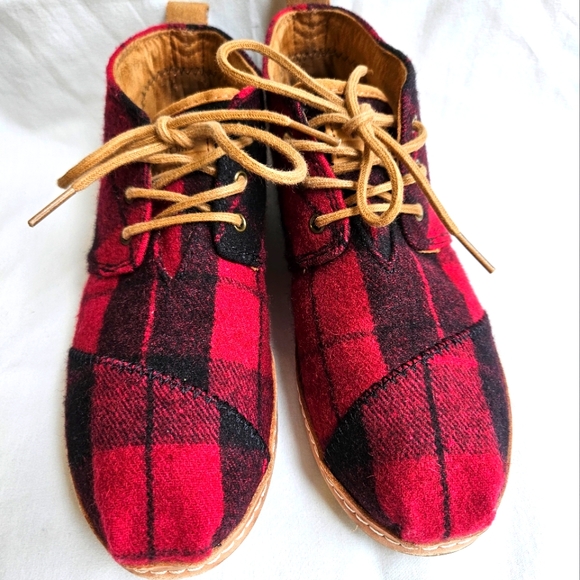 TOMS Women's Bota Style US 7W Red Plaid Felt on Leather Lace Up  Booties Shoes - Picture 2 of 11